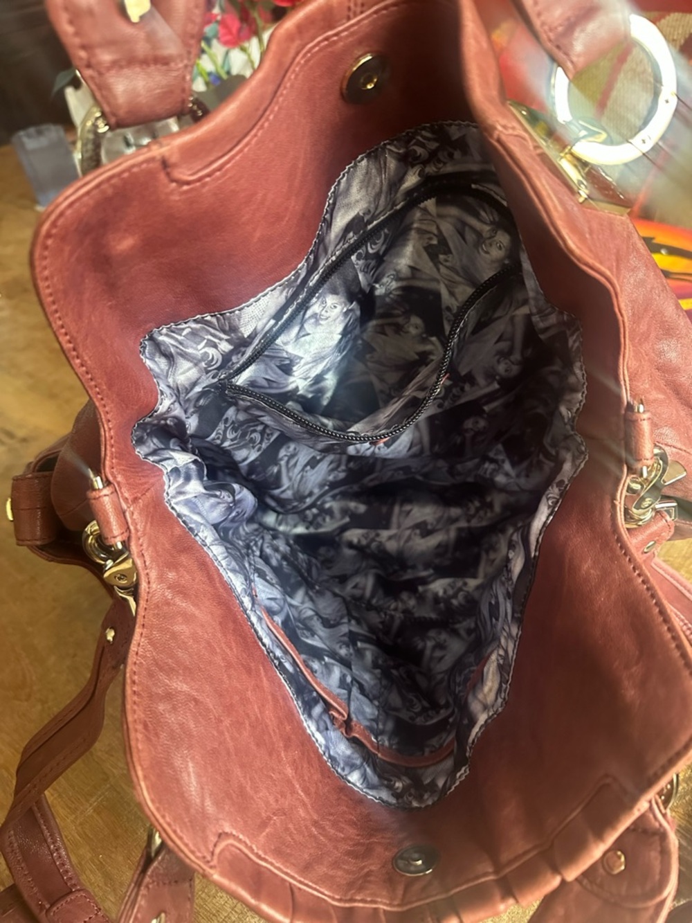 Vintage Leather Hobo Bag – Y2K | Burgundy | Excellent Condition - Picture 8 of 10